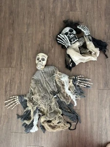 Groundbreaking Animated Zombie Spider 🕷️ Halloween Decor VTG Set Of 2 - Picture 1 of 12