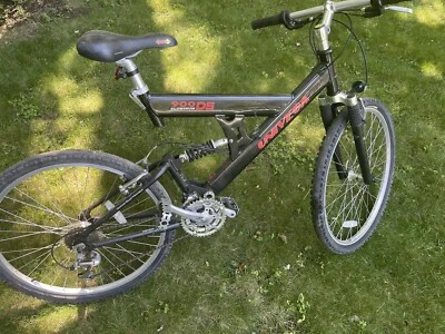 Bicicleta de montaña Univega DS-900 suspensión completa horquilla RST Weinmann pieza de colección Foto 1 de 4