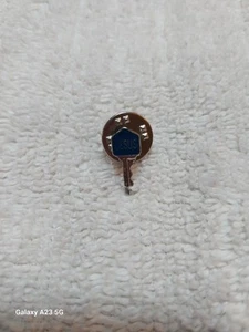 Jesus key Lapel Pin - Picture 1 of 5