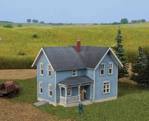 Walthers Cornerstone N Scale Building/Structure Kit Lancaster Farm House/Home - Picture 1 of 1