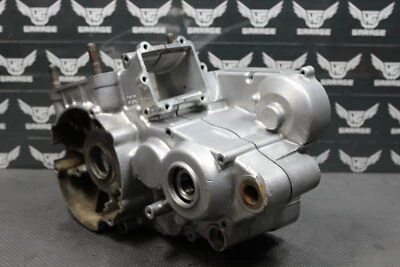 1992 SUZUKI RM250 OEM LEFT RIGHT ENGINE MOTOR CRANKCASE CRANK CASES 11301-28814 - Image 1 of 4