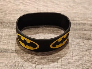 Batman Wristband Party Gift Bag Favor Black & Yellow Batman Logo - Picture 1 of 3