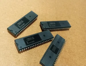 9PCS LOT - INTEL P80C32-20 8-Bit Microcontroller IC'S- NEW - Picture 1 of 5