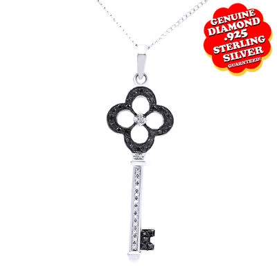 Colgante con llave de flor enchapado en oro blanco y negro de diamantes naturales de 1/5 quilates Foto 1 de 4