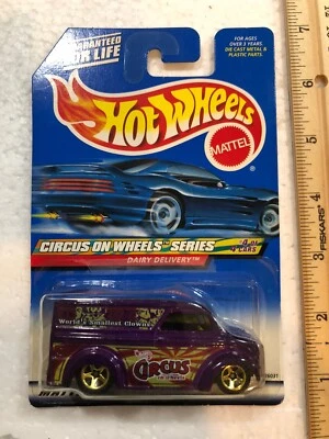 Hot Wheels #28 Circus on Wheels Series 2000 4/4 entrega láctea púrpura con oro 5 velocidades Foto 1 de 4