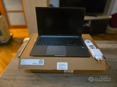 Samsung Galaxy Book4 15.6", Core i3, RAM 8GB,256GB SSD, NP750XGJ-KG5IT -Nuovo - Immagine 1 di 4