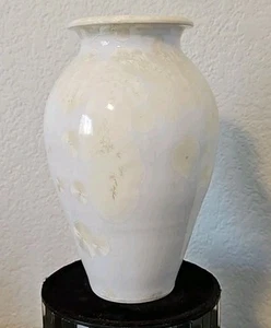Beautiful Pearl Cream 7.5" Crystalline Art Pottery Vase Signed And Dated 1981. - Picture 1 of 22