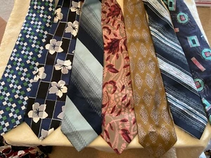 Vtg DESIGNER TIES IZOD, EVAN PICONE, ADOLFO (7 ties) BLUE Floral Paisley Stripes - Picture 1 of 6