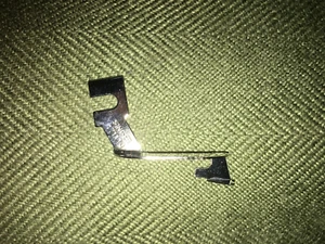 Singer 4552,4562,4572,4572,4610,4613 fabric feed guide - Picture 1 of 2