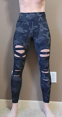 Zyia Active Women's Forest Camo Slashed Luxe Hi-rise 7/8 Leggings 24" | Size 4? - Imagem 1 de 4