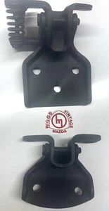 Juego bisagras puerta trasera izquierda sedán Mazda 626 CB 1978-1982 - Imagen 1 de 4
