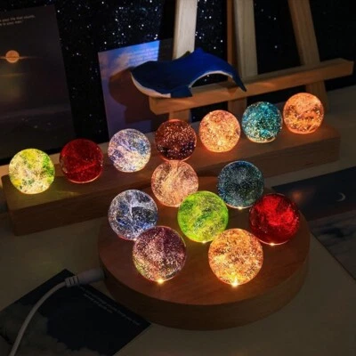 Kristallkugel mit runder LED-Lichtbasis / Bunte Glas-Stern-Kugel Astronomie - Bild 1 von 4