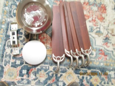 Ventilador de techo interior con luz - Cromo con aspas bronceadas.  Globo blanco. Foto 1 de 4