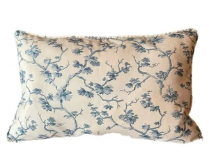 Carlton V Japanischer Garten blau auf creme Lendenkissenbezug 12 x 20 - Bild 1 von 3