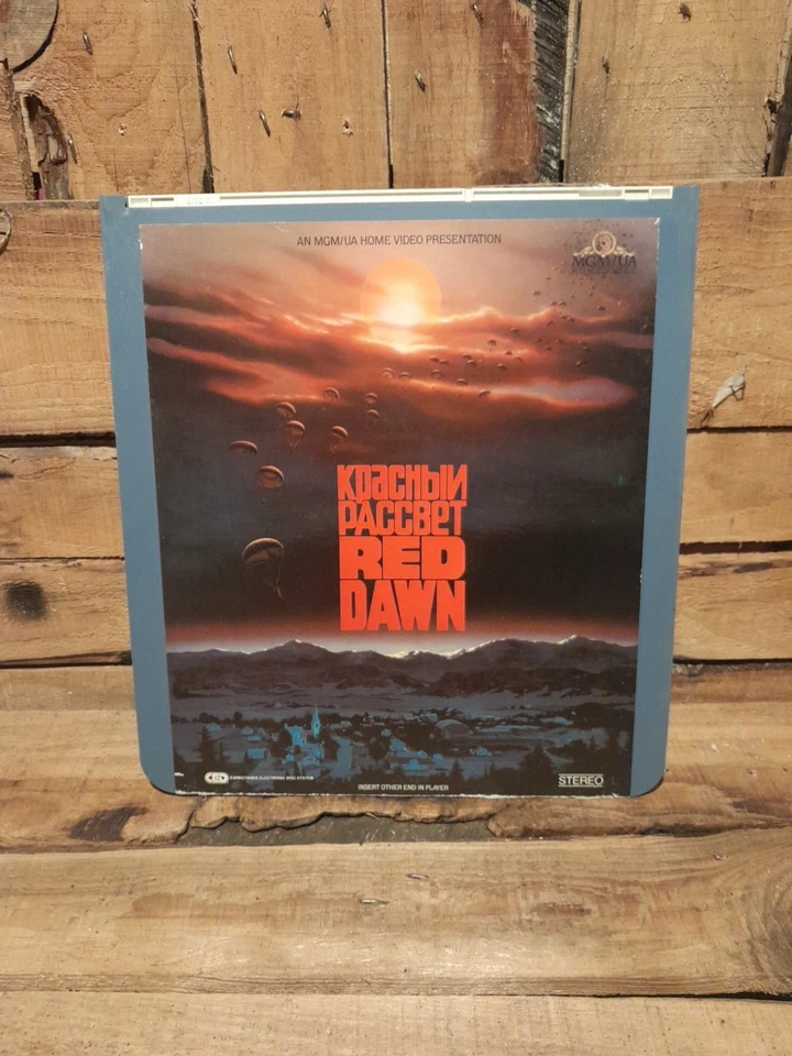Red Dawn (1984)Patrick Swayze, Charlie Sheen, CED Videodisc MGM/UA Rare  - Image 1 of 2