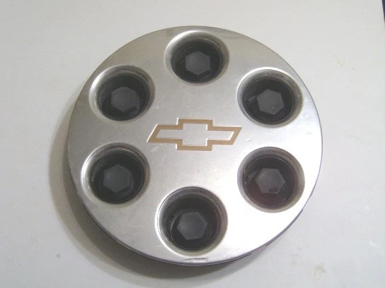 2000-2003 CHEVROLET SABURBAN TAHOE YUKON центральный колпак P/N 15004143 - Изображение 1 из 1