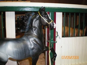 Jaapi -Simple DAFFODIL Arabian Show Halter-fits Breyer/Stone model horses - Picture 1 of 1