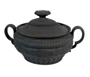 Antike schwarze Basaltware Basaltgeschirr Zuckerdose Akanthus Aster Blumen - Bild 1 von 12