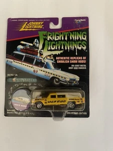 1997 Johnny Lightning Fright'ning Lightnings: White Ghostbuster II Ecto-1A NIP - Picture 1 of 9