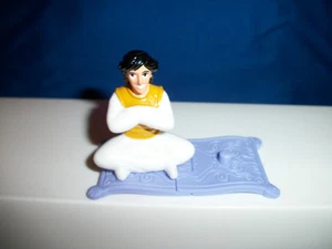 ALADDIN on FLYING CARPET Disney US NESTLE MAGIC Figurine w/Paper BPZ Single 1997 - Picture 1 of 7