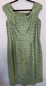 Abito di carta verde Adrianna taglia 12 con otturatore a pieghe collo scollo in perfette condizioni - Foto 1 di 6