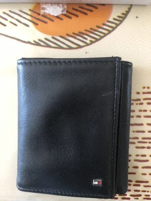 CARTERA PEQUEÑA HOMBRE TOMMY HILLFIGER Foto 1 de 4