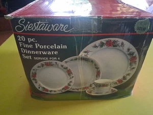 20 Piece Trisa Porcelain Fine China 1693 Poinsettias & Holly Christmas Woolworth - Picture 1 of 9