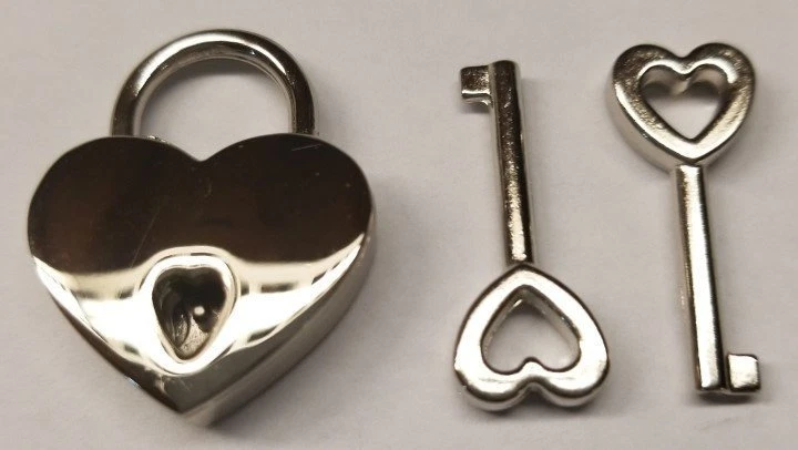 Corazón Niquelado Cromo Almohadilla Bloqueo Brillo Llaves de lujo Joyero Bolsa Pequeña... Foto 1 de 4