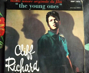Cliff Richard and the Shadows The Young Ones Französische EP - Bild 1 von 4