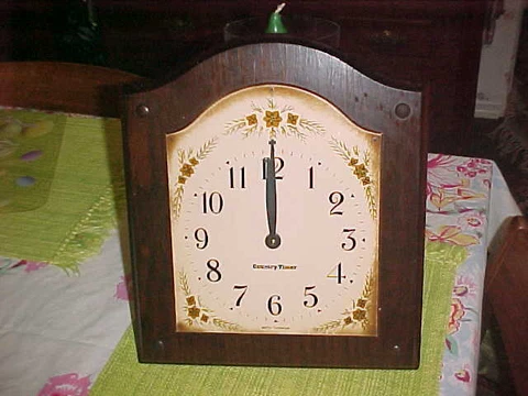 Vintage 1970s Seth Thomas Country Timer Wood Wall Clock #2315 working Cover