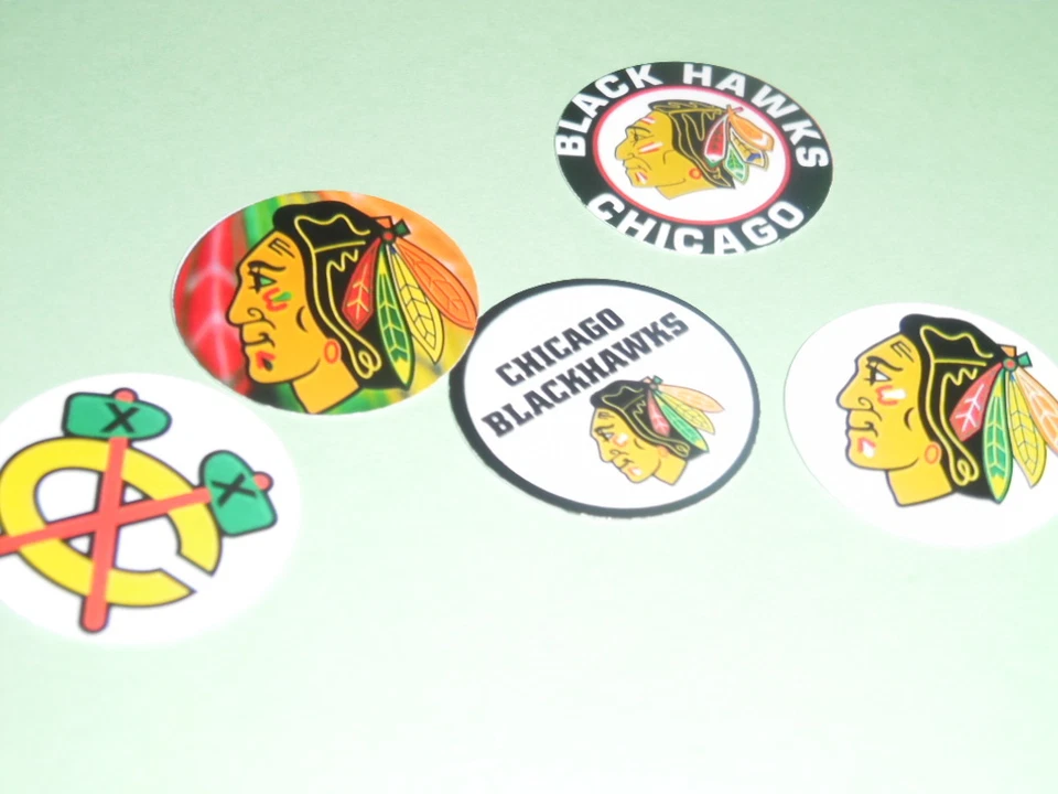 ¡Imágenes precortadas de tapa de botella de una pulgada!  CHICAGO BLACK HAWKS ENVÍO GRATUITO Foto 1 de 1