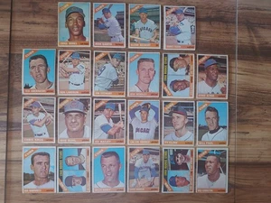 1966 TOPPS CHICAGO CUBS LOT (22) ERNIE BANKS (HOF), RON SANTO (HOF), BECKERT, VG - Picture 1 of 24