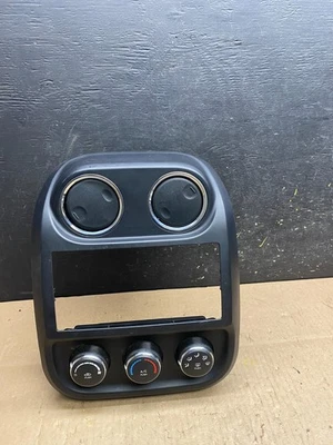 2011 to 2017 Jeep Compass Dash Climate Temperature Control Radio Bezel T4871  DG - Image 1 of 4
