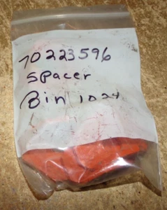 4-pak AGCO oem #70223596 spacers in the package new - Picture 1 of 4