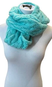 The Children's Place Turquoise Knit Infinity Scarf Acrylic One Size Great Cond - Picture 1 of 7