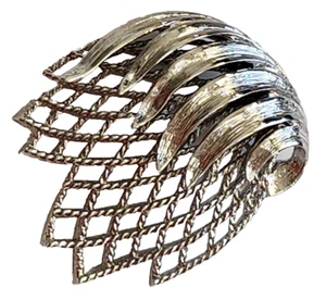 Broche PIN Monet De Colección Mediados de Siglo Moderno Rejilla Abierta Onda Abstracto Tono Plateado - Imagen 1 de 3