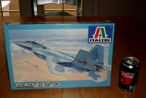 F-22 RAPTOR, USA Fighter Plane, Plastic Model Kit, Scale 1/48 - Picture 1 of 8