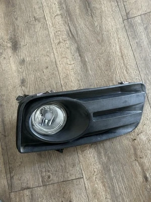 Conjunto de faros antiniebla del lado izquierdo/del lado del conductor Mazda CX-7 2007 2008 2009 con juego de biseles Foto 1 de 4