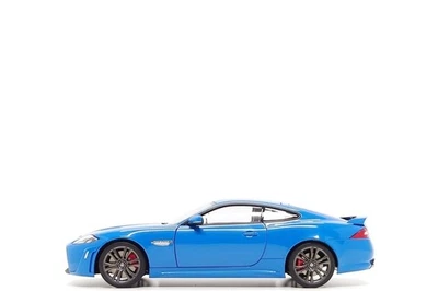 AUTOart 1:18 Jaguar XKR-S en azul de carreras francés Foto 1 de 4