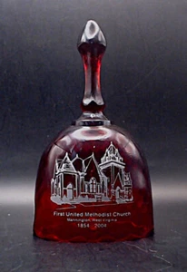 Campana de vidrio Fenton Primera Iglesia Metodista Unida Mannington, W. Va. 1854-2004 - Imagen 1 de 8