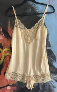 VINTAGE Vanity Fair NYLON Chantilly LACE BODYSUIT TEDDY LINGERIE Size 34 - Picture 1 of 12