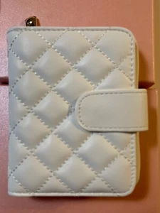 Billetera blanca 4,5 X 4"" para dama con cremallera y abrazada totalmente nueva en caja - Imagen 1 de 10
