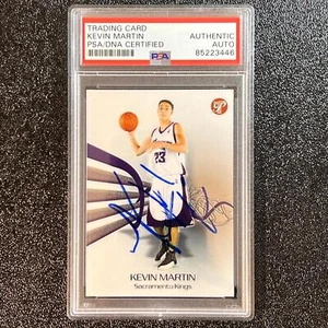 2004-05 Topps #146 Kevin Martin Signed Card AUTO PSA Slabbed RC Kings - Picture 1 of 2