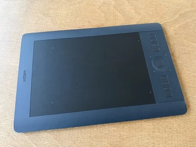 Wacom Intuos Pro M (PTH-651/K) - LIKE NEW & WITH ORIGINAL PACKAGING!!!!! - Image 1 of 4