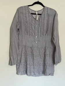 Women's Vintage Johnny Was Silk Eyelet Embroidered Gray Top Size Medium Bohemian - Picture 1 of 6