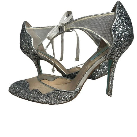 Zapatos de salón Betsey Johnson estela iris plateados brillantes corbata al tobillo talla 10 Foto 1 de 4