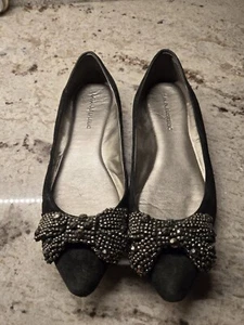 Banana Republic Black Suede Pointed Toe Flats Beaded Bow Embellished Toes Sz 7 - Picture 1 of 5