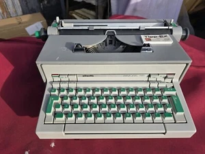 Elektrische Vintage-Schreibmaschine OLIVETTI IVREA 48, 220V, ITALIEN - Picture 1 of 9