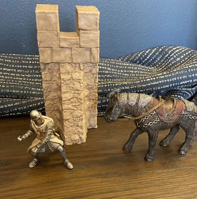 Schleich 2008 Medieval Knight Figure, War Horse & Narrow Wall Lot of 3 *C-15 - Image 1 of 4