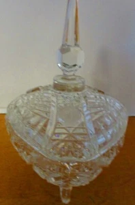 Dreieckige Bonboniere aus Kristall oder Glas, Top Zustand, unbekannter Hersteller - Bild 1 von 5